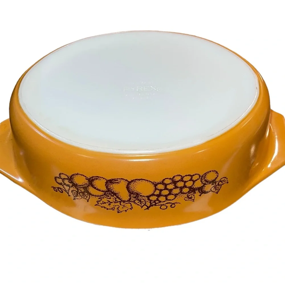 Vintage Pyrex Old Orchard Baking Dish w/clear‎ lid 2 1/2 quart
